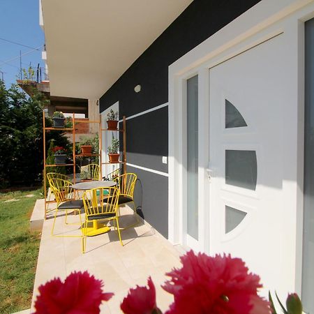 Alis Apartments Sarande Bagian luar foto