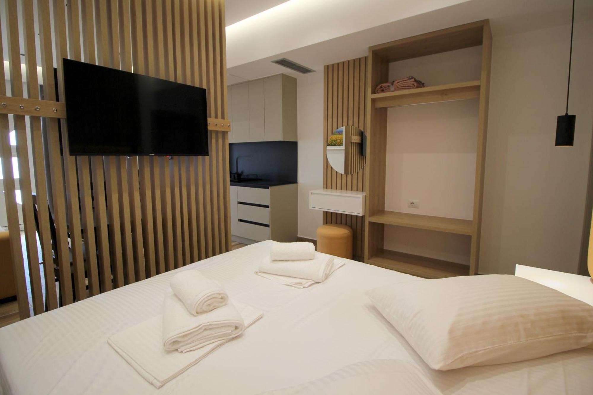 Alis Apartments Sarande Bagian luar foto