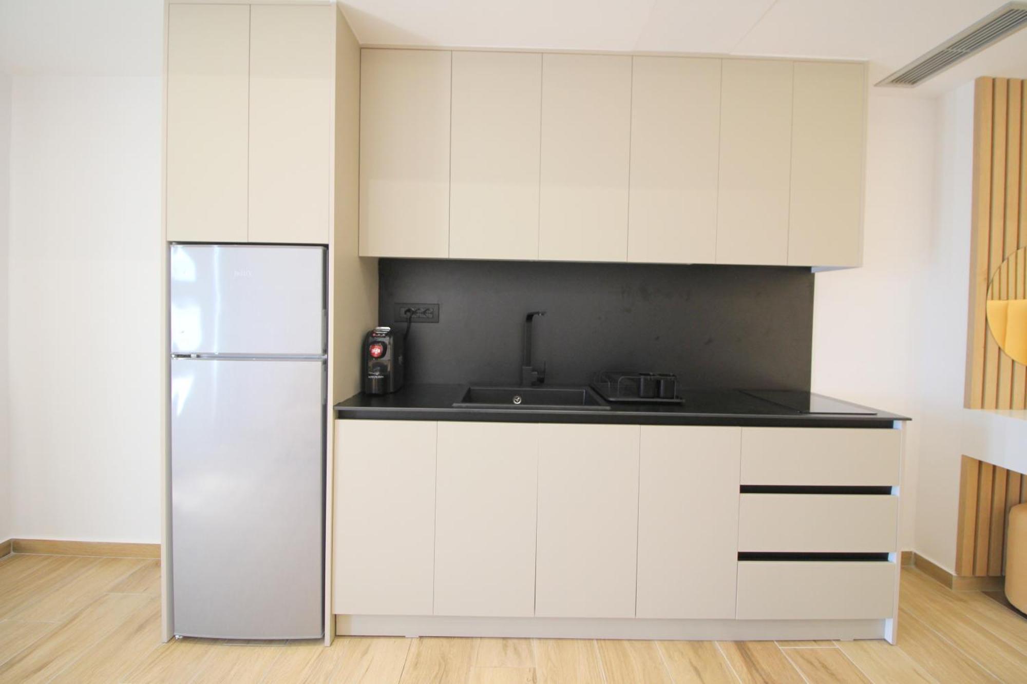 Alis Apartments Sarande Bagian luar foto