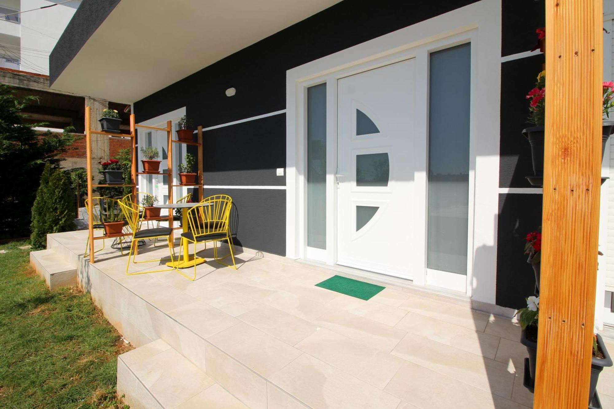Alis Apartments Sarande Bagian luar foto