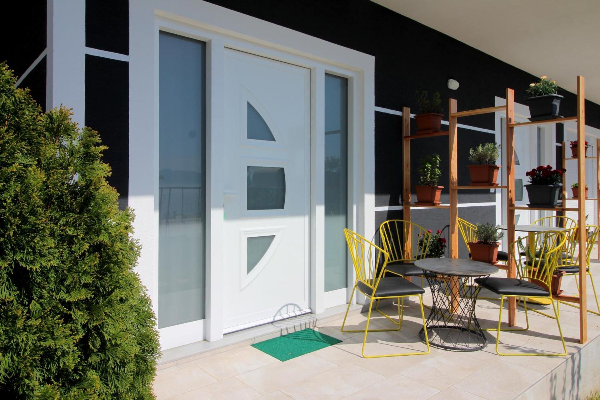Alis Apartments Sarande Bagian luar foto